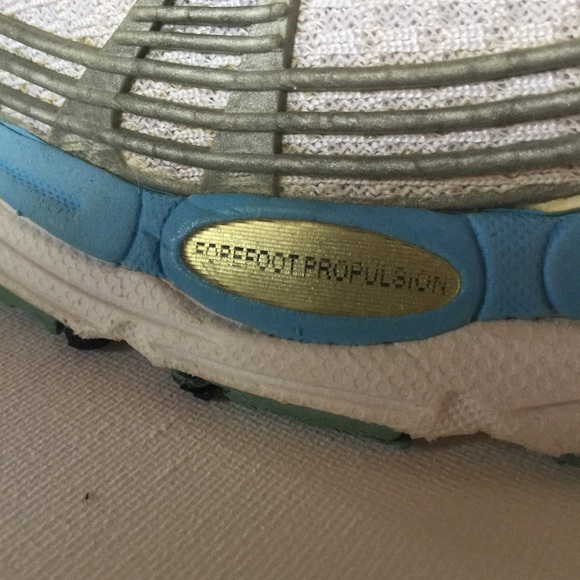 Adidas white and blue, Lace Up Forefoot Propulsion - Picture 5 of 8